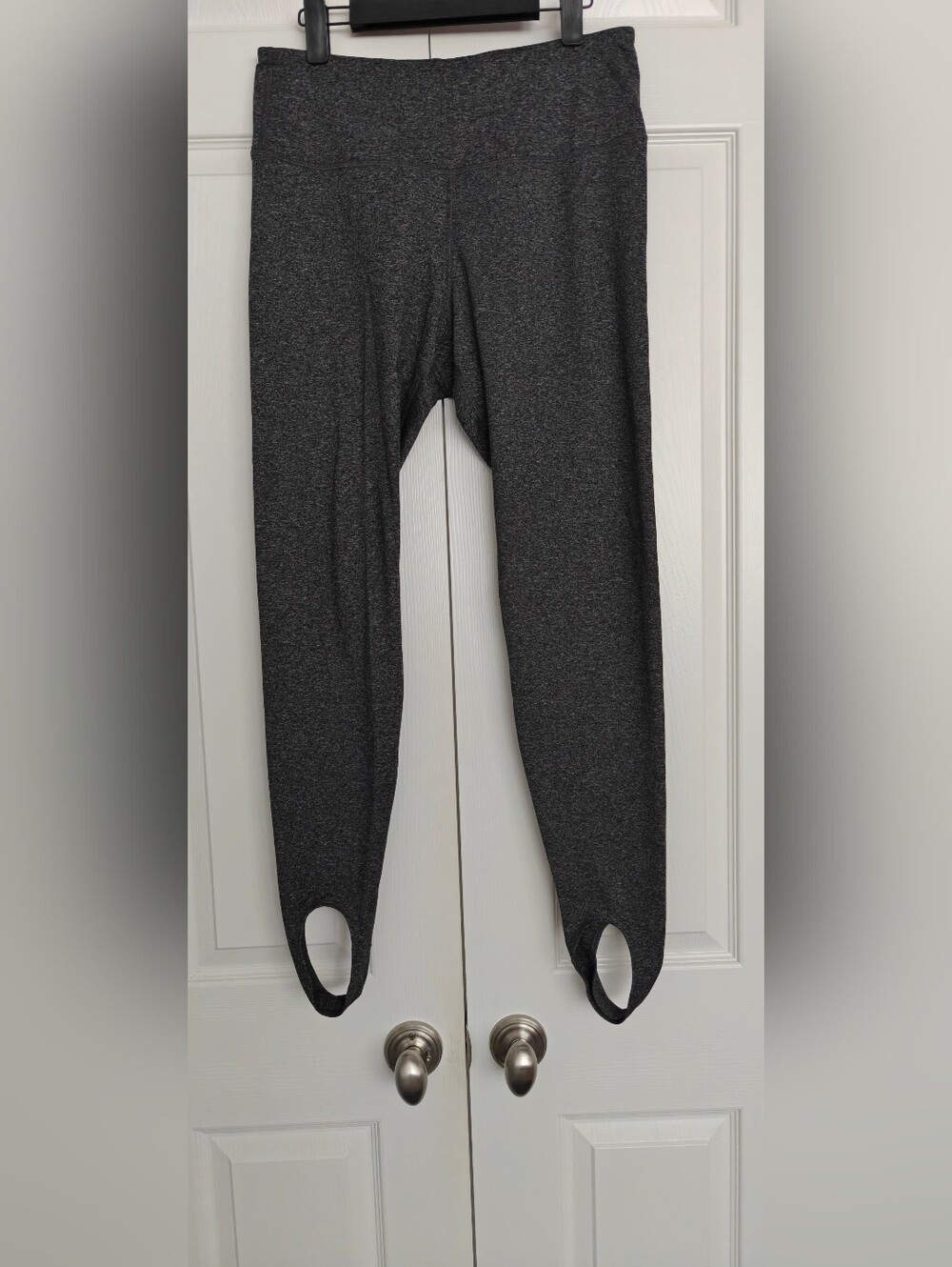 Old Navy Charcoal Gray Stirrup High-rise Leggings, Size L